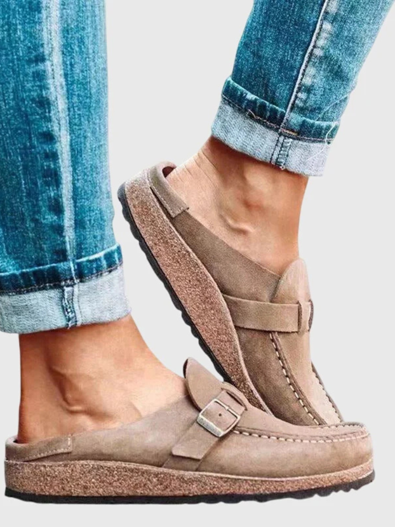 Mallorca | Suede Buckle Comfort Clogs