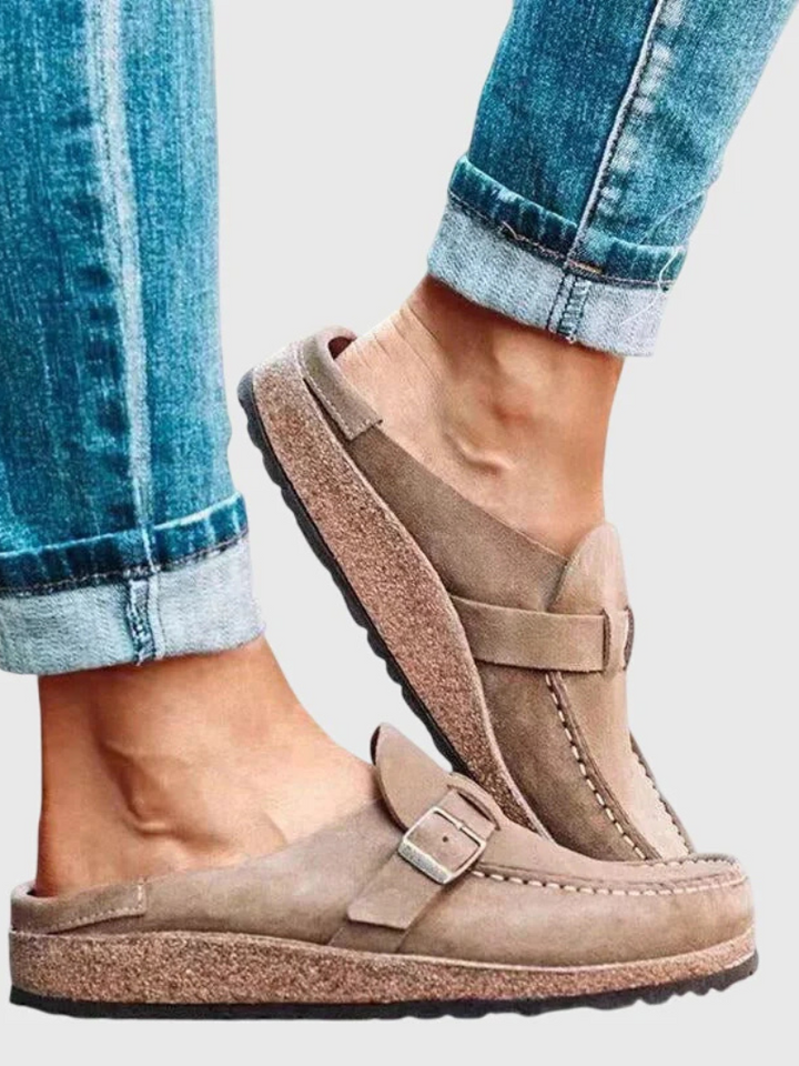 Mallorca | Suede Buckle Comfort Clogs