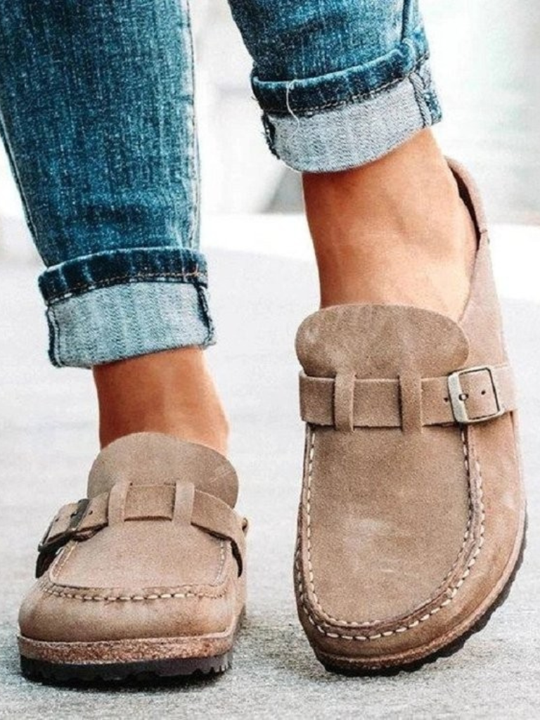 Mallorca | Suede Buckle Comfort Clogs