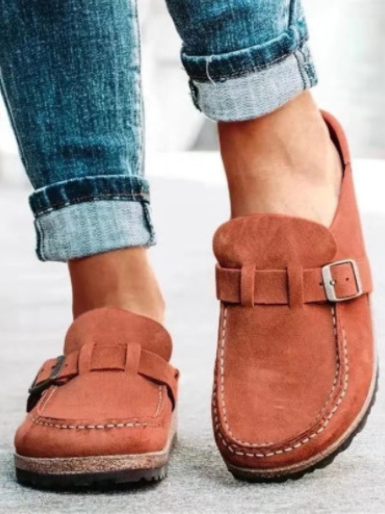 Mallorca | Suede Buckle Comfort Clogs
